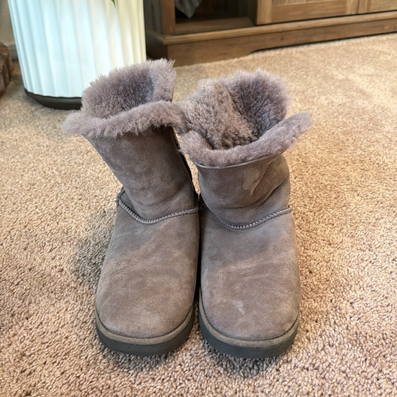 UGG Classic Cuff Short - Picture 5 of 5